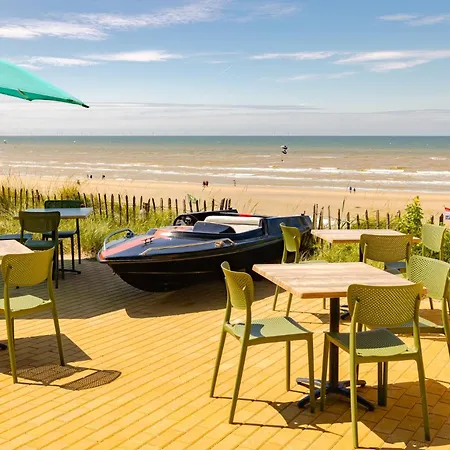 Beachhouse Hotell 4*