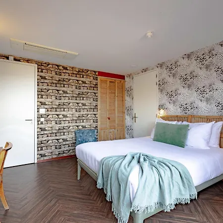 Beachhouse Hotel