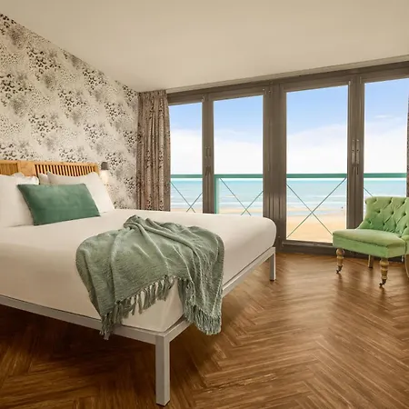 Beachhouse Hotel