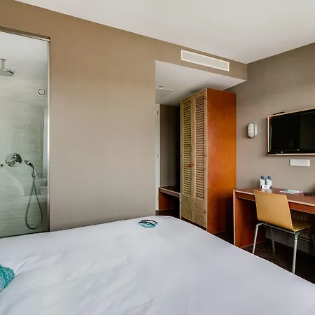 Beachhouse Hotel 4*